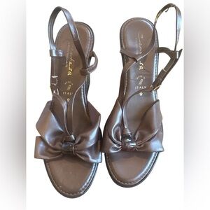 Contest by Italian  shoemaker Brown Strap Sandals with Platform. Size women’s 9